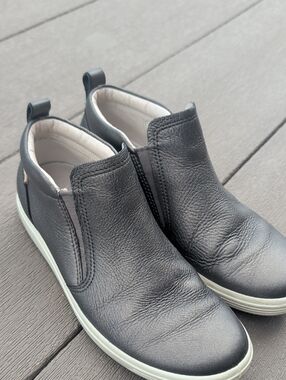 Ecco Bronze Metallic Slip-On Leather Loafers